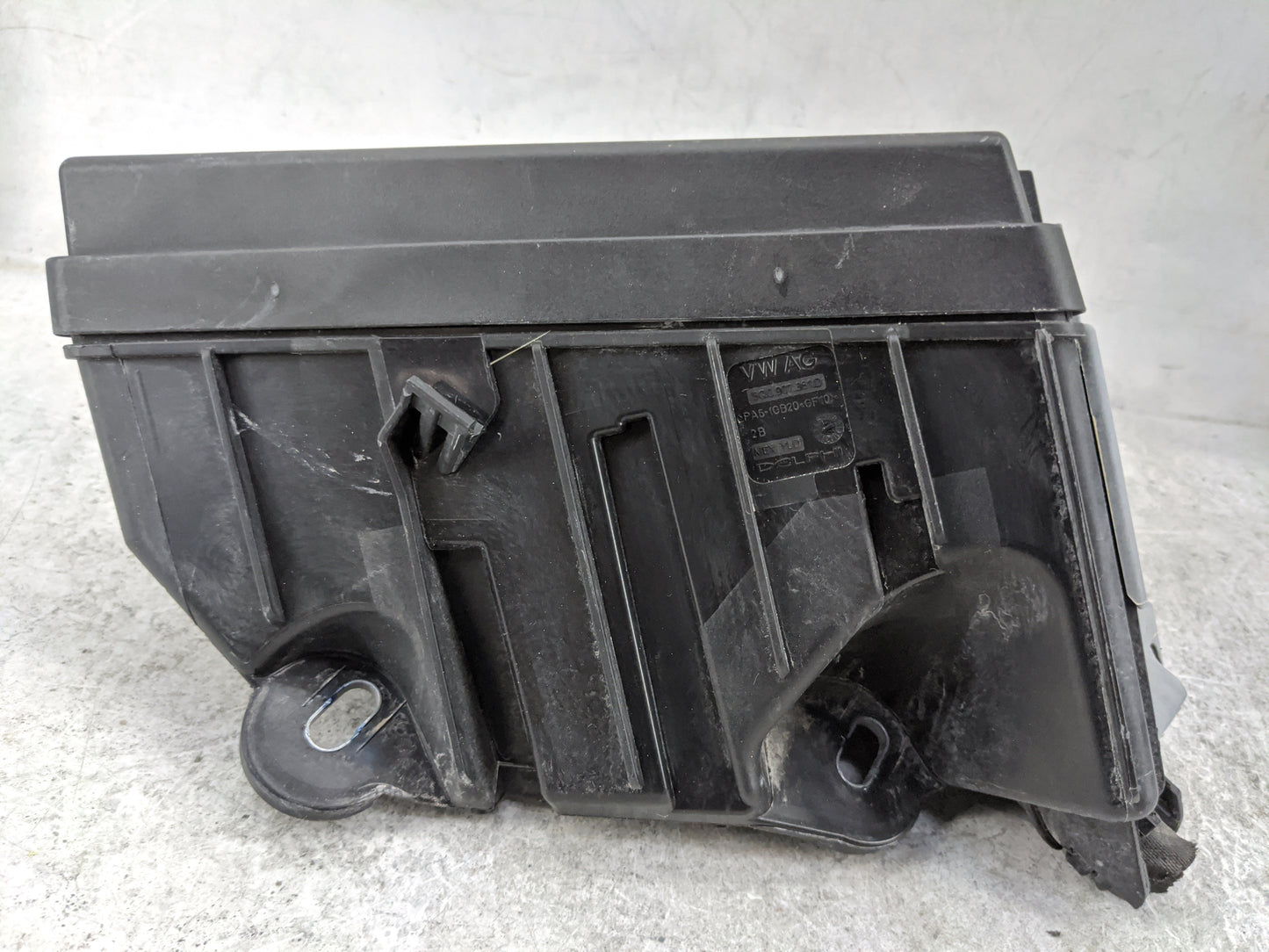 2020-2022 Volkswagen Atlas Fusebox Fuse Box Panel Relay Module P/N:5Q0907361D Fits Fits 2020 2021 2022 OEM Used Auto Parts -