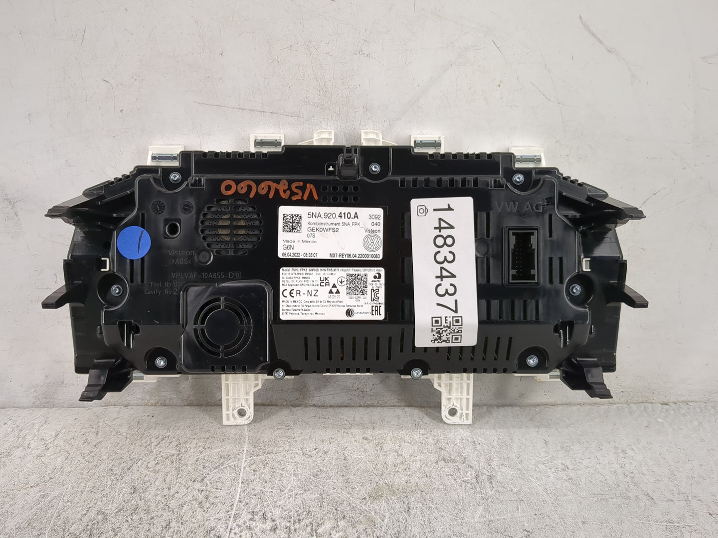 2022 Volkswagen Atlas Instrument Cluster Speedometer Gauges P/N:5NA920410A GEK0WFS2 Miles: Fits OEM Used Auto Parts - Oemuse