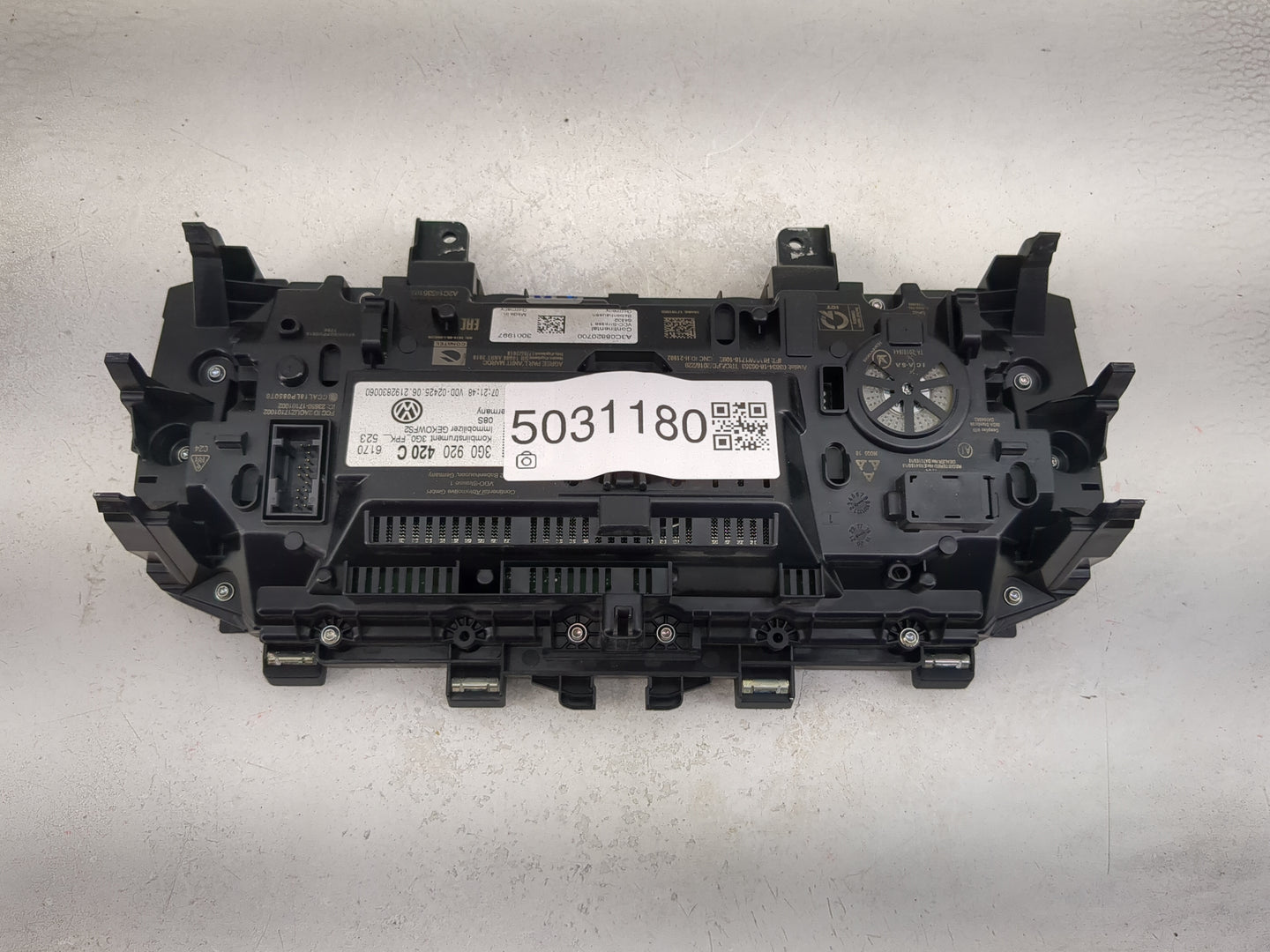 2022 Volkswagen Atlas Instrument Cluster Speedometer Gauges P/N:3G0920420C A2C19488500 Miles: Fits OEM Used Auto Parts - Oem