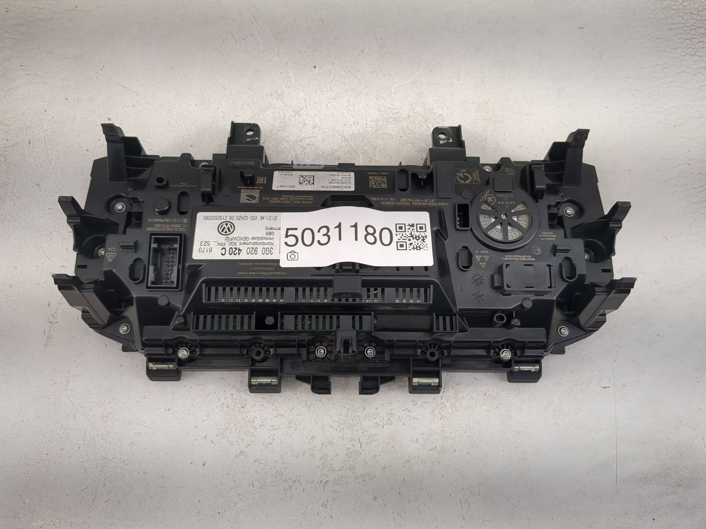 2022 Volkswagen Atlas Instrument Cluster Speedometer Gauges P/N:3G0920420C A2C19488500 Miles: Fits OEM Used Auto Parts - Oem