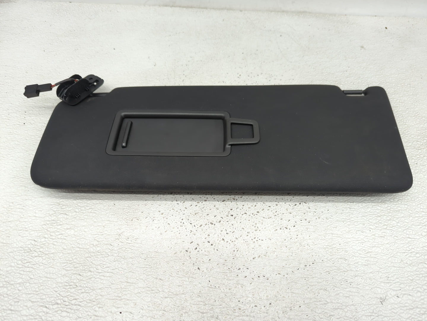 2020-2022 Volkswagen Atlas Cross Sport Sun Visor Shade Replacement Driver Left Mirror Fits Fits 2018 2019 2020 2021 2022 OEM