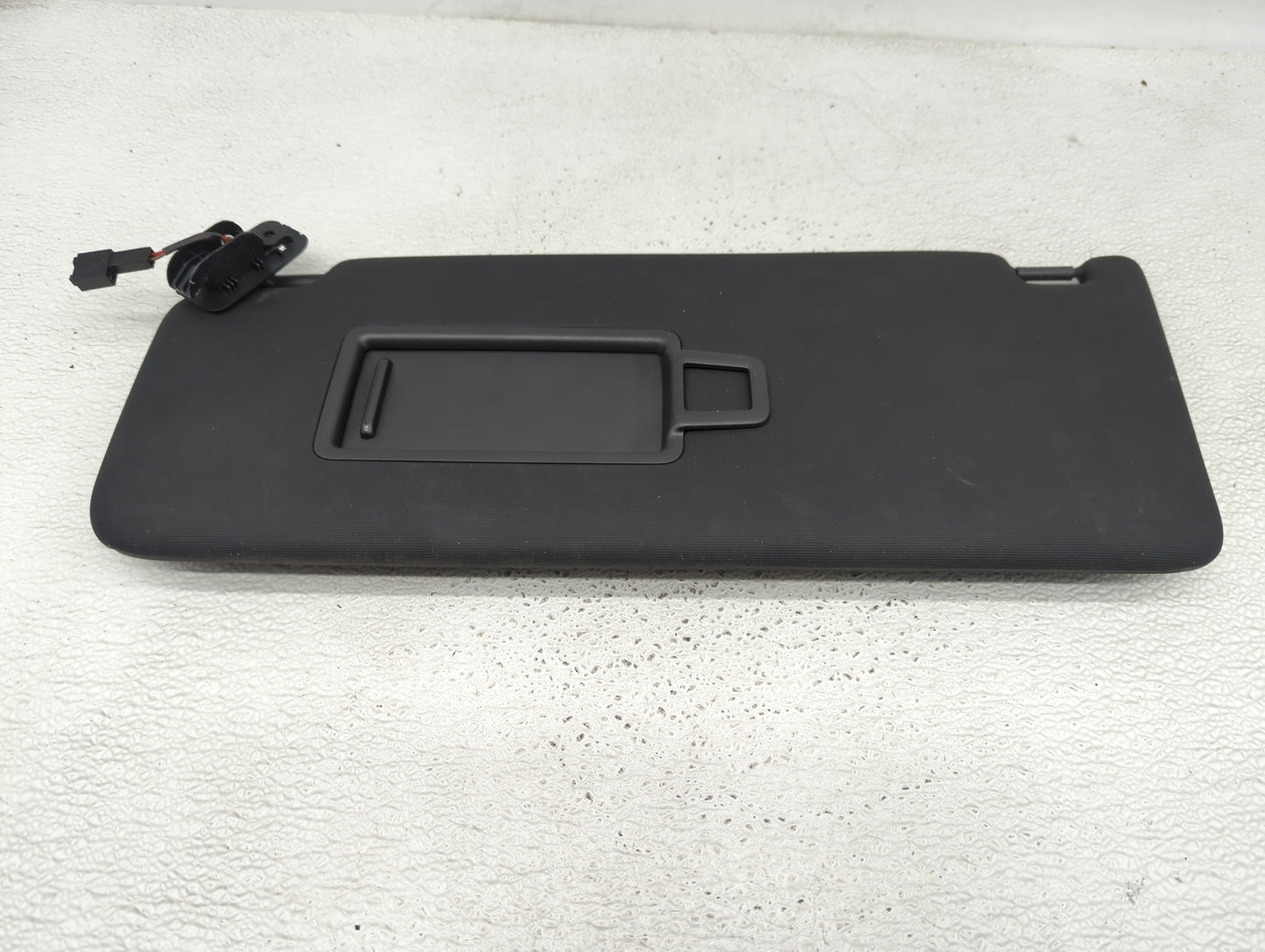 2020-2022 Volkswagen Atlas Cross Sport Sun Visor Shade Replacement Driver Left Mirror Fits Fits 2018 2019 2020 2021 2022 OEM