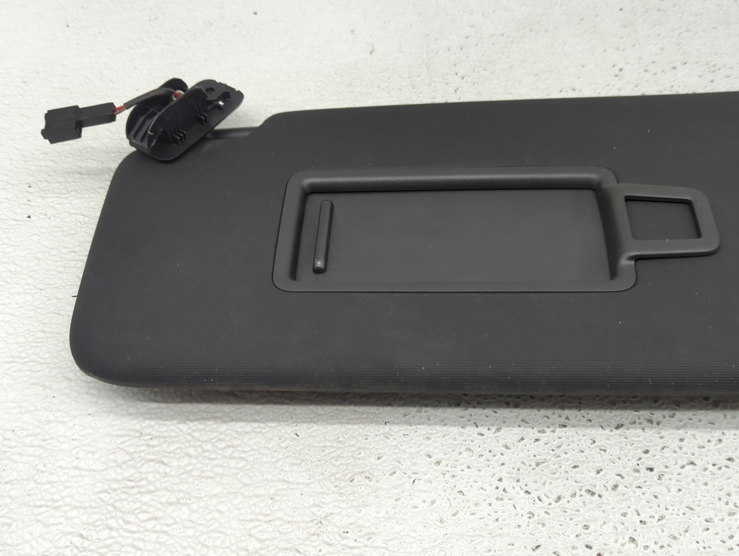 2020-2022 Volkswagen Atlas Cross Sport Sun Visor Shade Replacement Driver Left Mirror Fits Fits 2018 2019 2020 2021 2022 OEM