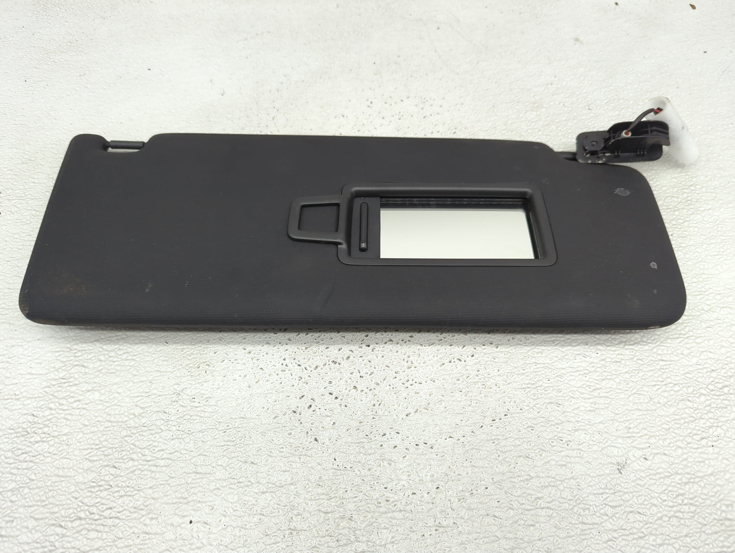 2020-2022 Volkswagen Atlas Cross Sport Sun Visor Shade Replacement Driver Left Mirror Fits Fits 2020 2021 2022 OEM Used Auto