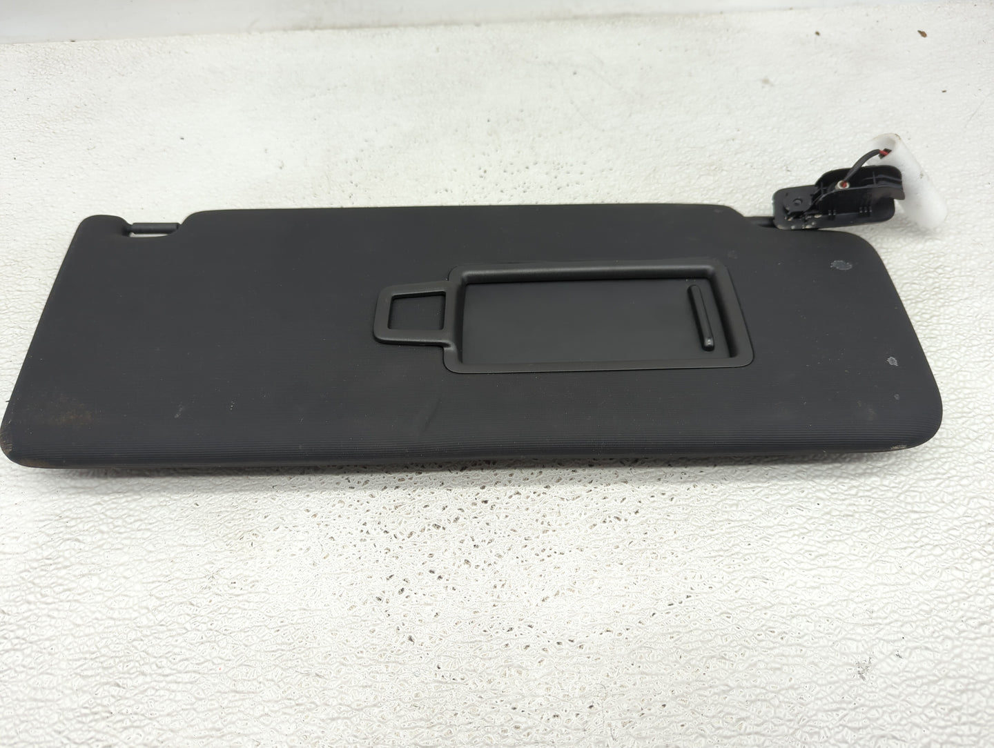 2020-2022 Volkswagen Atlas Cross Sport Sun Visor Shade Replacement Driver Left Mirror Fits Fits 2020 2021 2022 OEM Used Auto