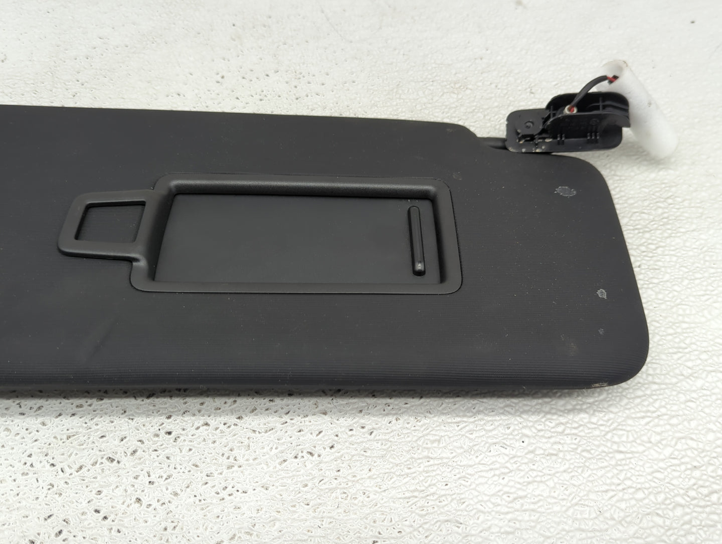 2020-2022 Volkswagen Atlas Cross Sport Sun Visor Shade Replacement Driver Left Mirror Fits Fits 2020 2021 2022 OEM Used Auto