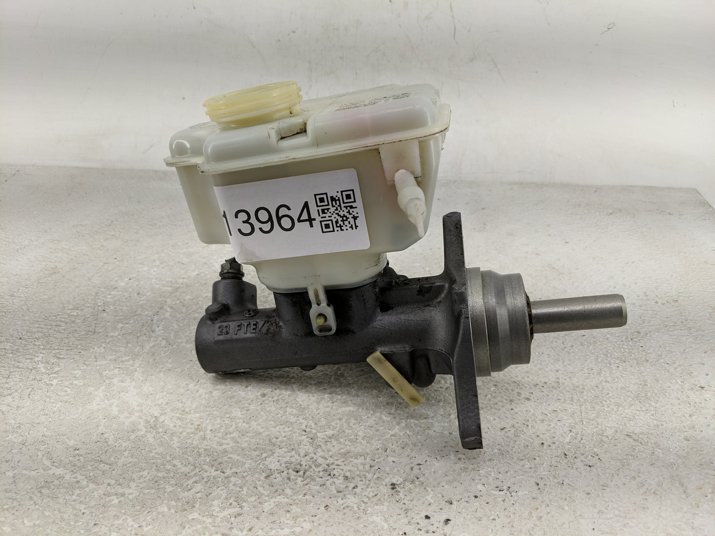 2016-2020 Volkswagen Passat Brake Master Cylinder - Oemusedautoparts1.com