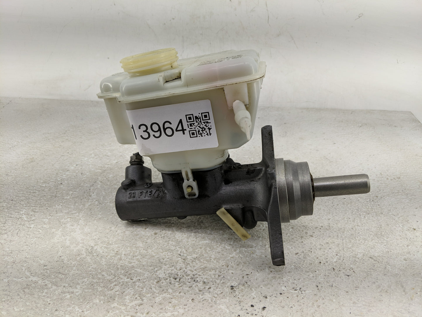2016-2020 Volkswagen Passat Brake Master Cylinder - Oemusedautoparts1.com