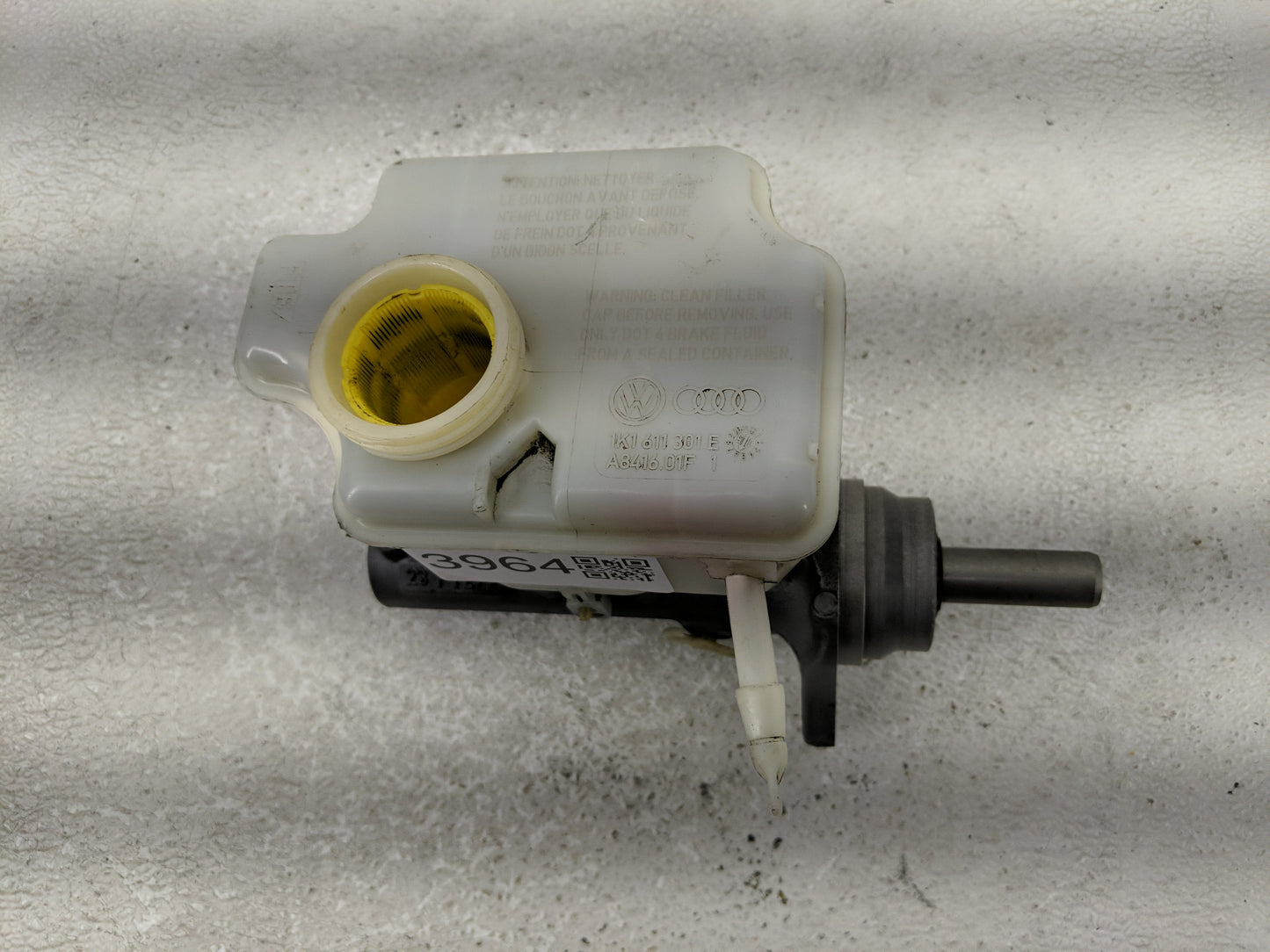 2016-2020 Volkswagen Passat Brake Master Cylinder - Oemusedautoparts1.com