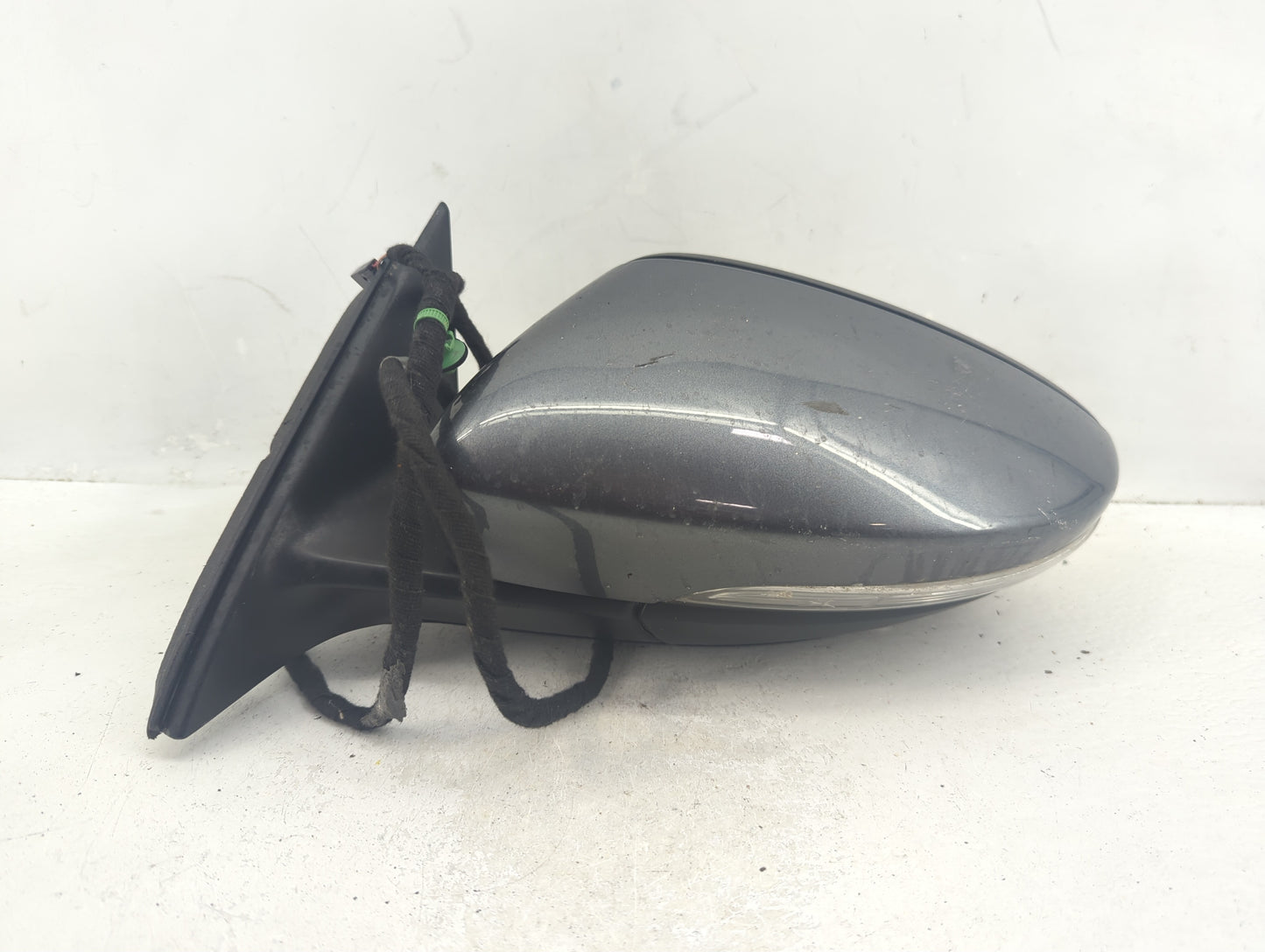 2016-2020 Volkswagen Passat Driver Side View Mirror - Left Door Mirror OEM Used - Oemusedautoparts1.com