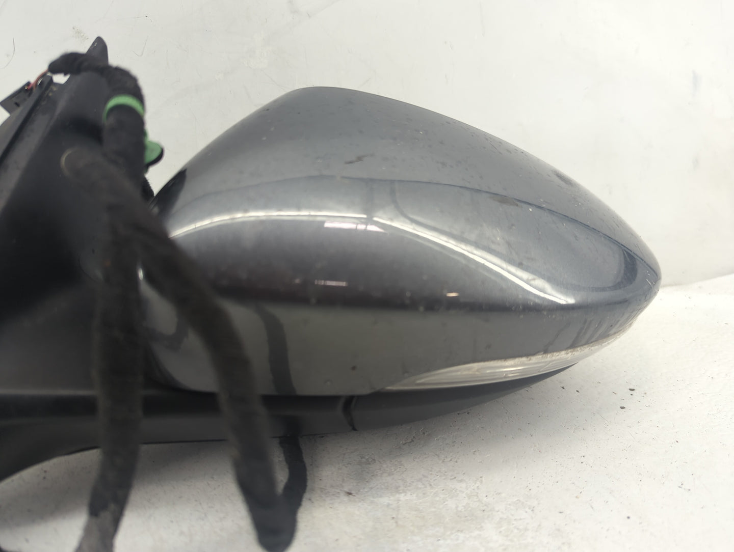 2016-2020 Volkswagen Passat Driver Side View Mirror - Left Door Mirror OEM Used - Oemusedautoparts1.com