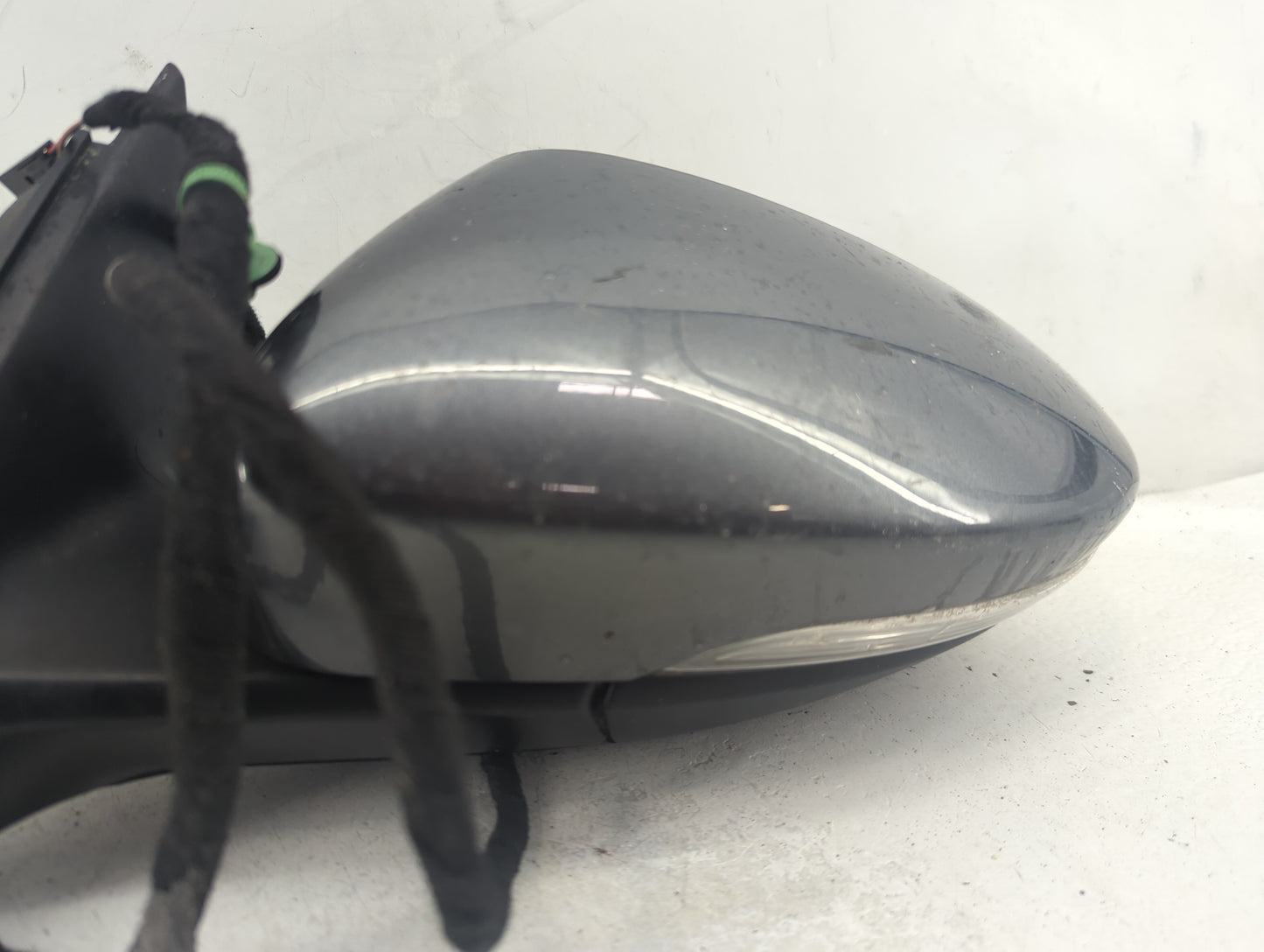 2016-2020 Volkswagen Passat Driver Side View Mirror - Left Door Mirror OEM Used - Oemusedautoparts1.com