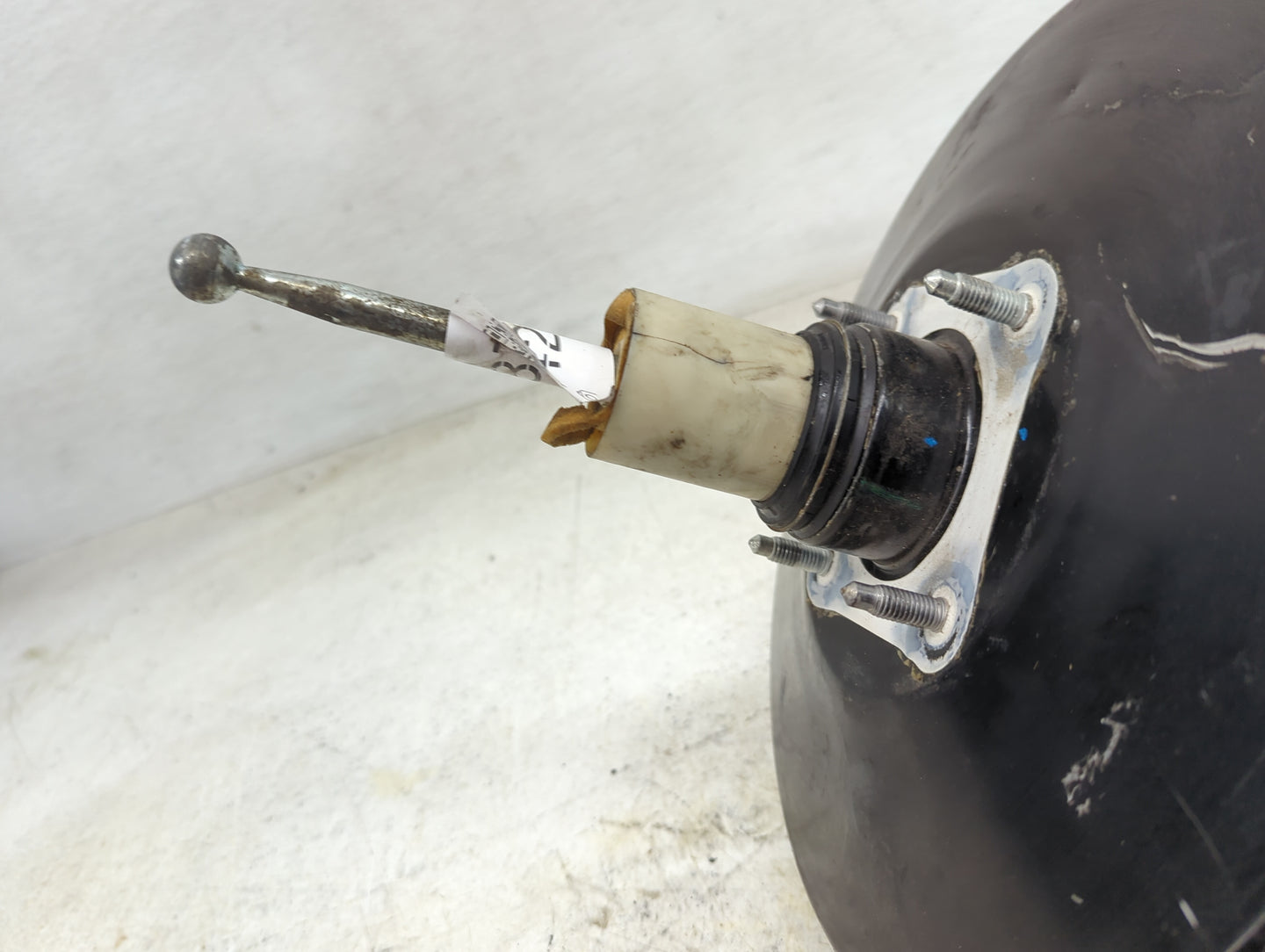 2020-2020 Volkswagen Passat Power Brake Booster Oem 1427987 - Oemusedautoparts1.com