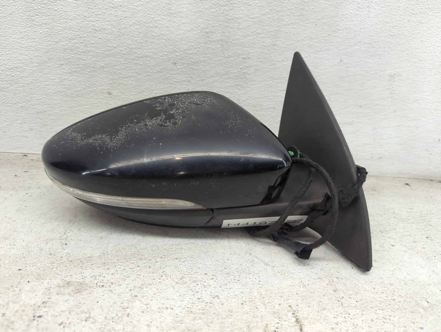 2022 Volkswagen Passat Passenger Side View Mirror - Right Door Mirror OEM Used - Oemusedautoparts1.com