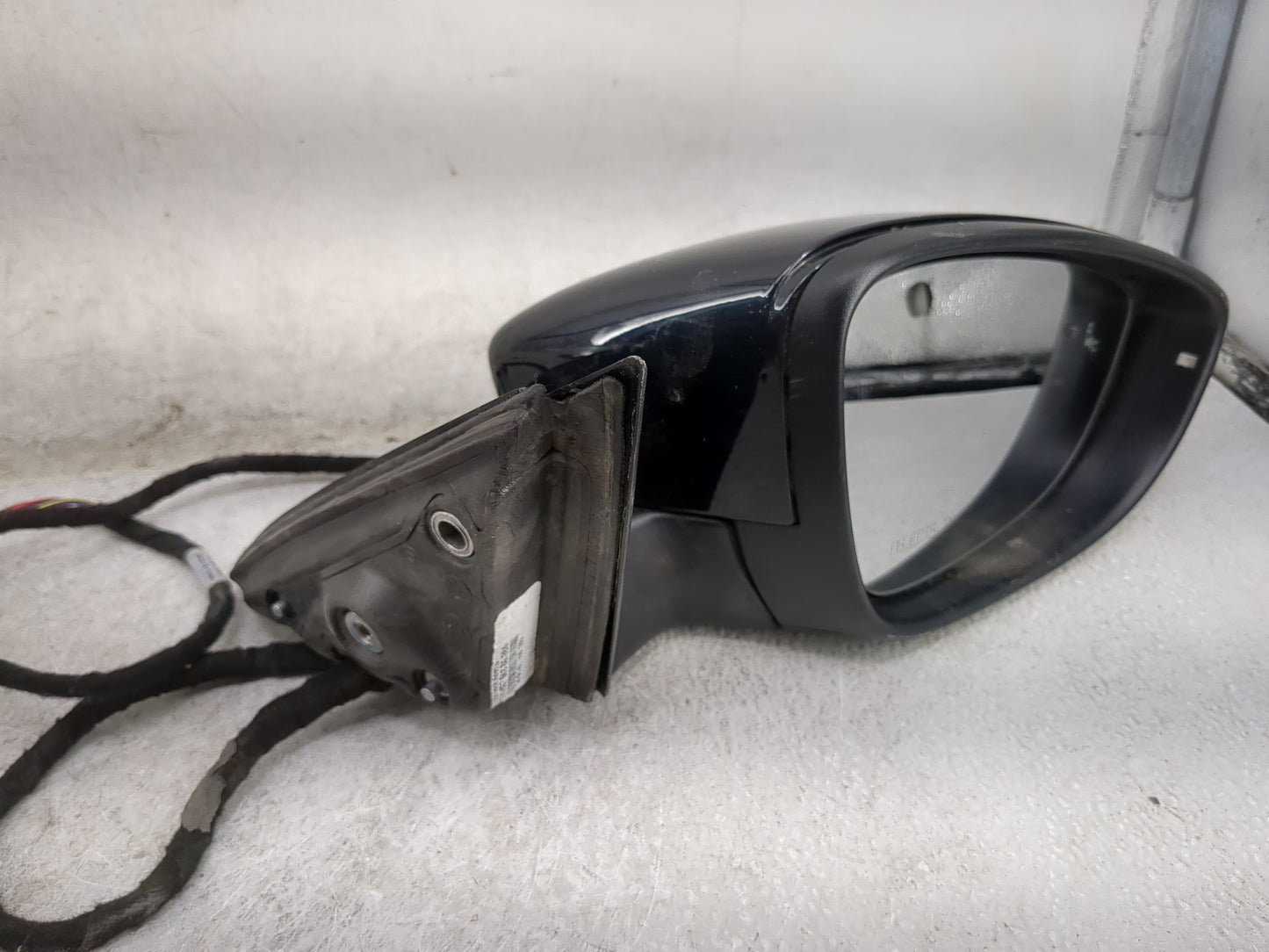 2022 Volkswagen Passat Passenger Side View Mirror - Right Door Mirror OEM Used - Oemusedautoparts1.com