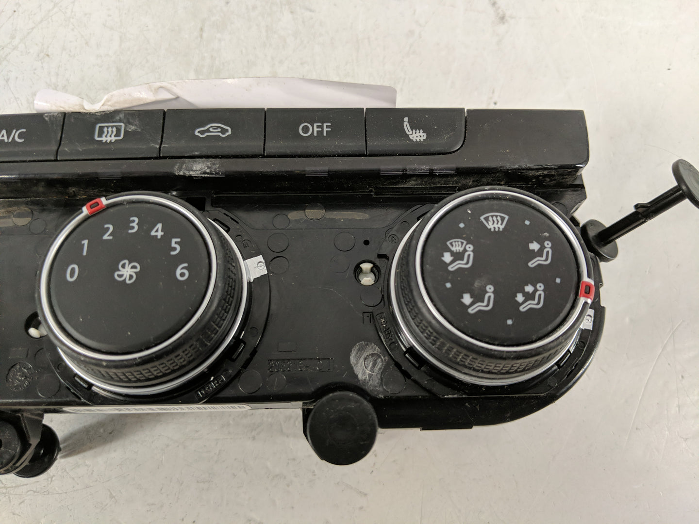 2022 Volkswagen Taos Climate Control Module Temperature AC/Heater Replacement P/N:5GM907426L Fits OEM Used Auto Parts - Oemu