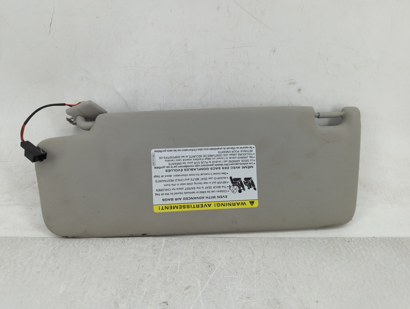 2022 Volkswagen Taos Sun Visor Shade Replacement Passenger Right Mirror Fits OEM Used Auto Parts - Oemusedautoparts1.com