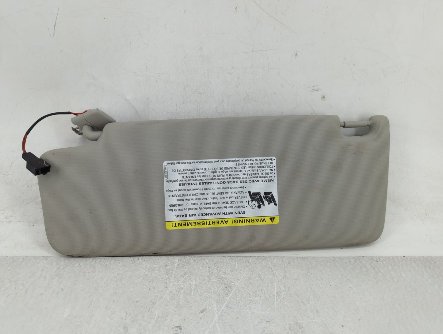 2022 Volkswagen Taos Sun Visor Shade Replacement Passenger Right Mirror Fits OEM Used Auto Parts - Oemusedautoparts1.com