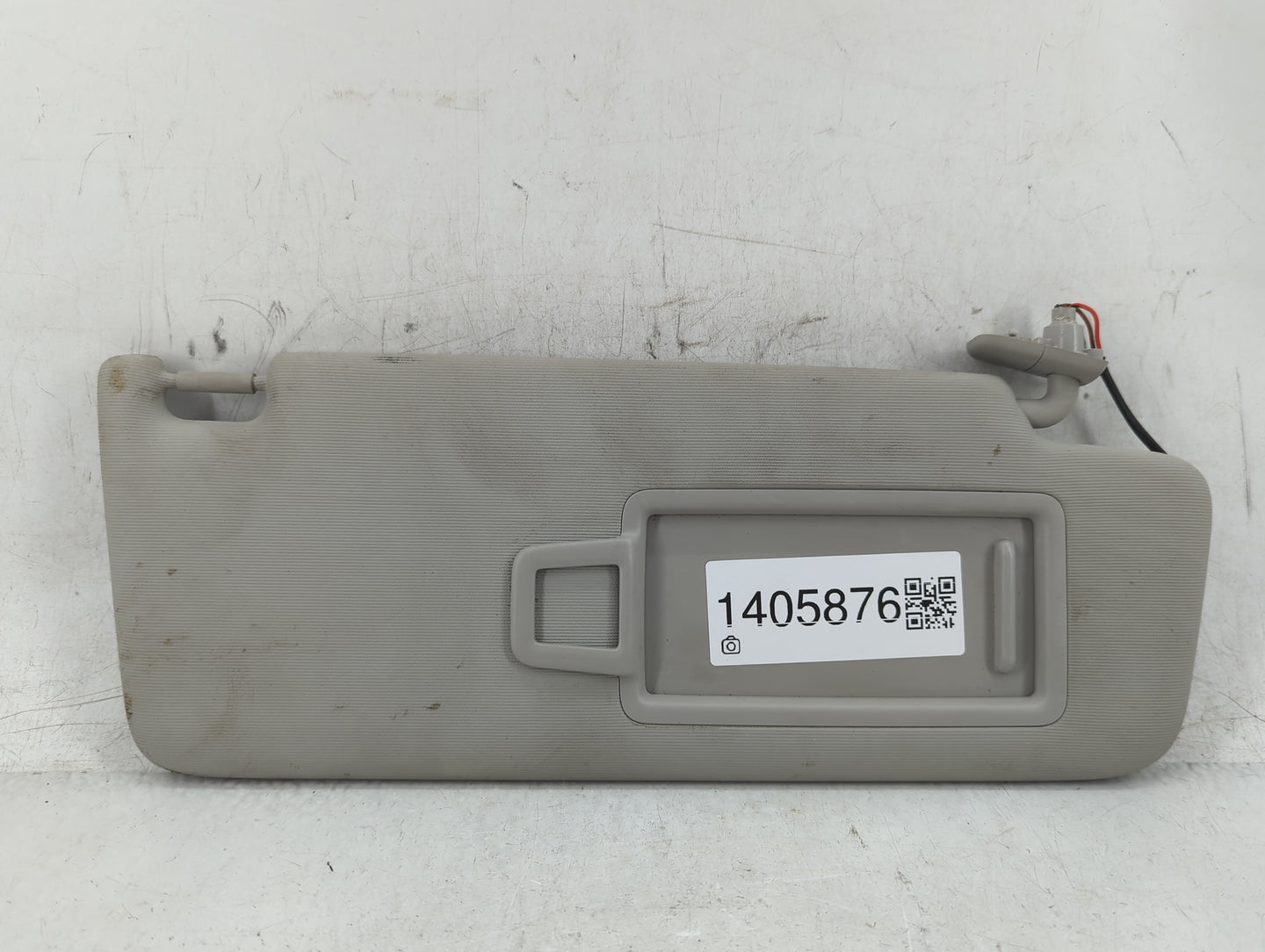 2022 Volkswagen Taos Sun Visor Shade Replacement Passenger Right Mirror Fits OEM Used Auto Parts - Oemusedautoparts1.com