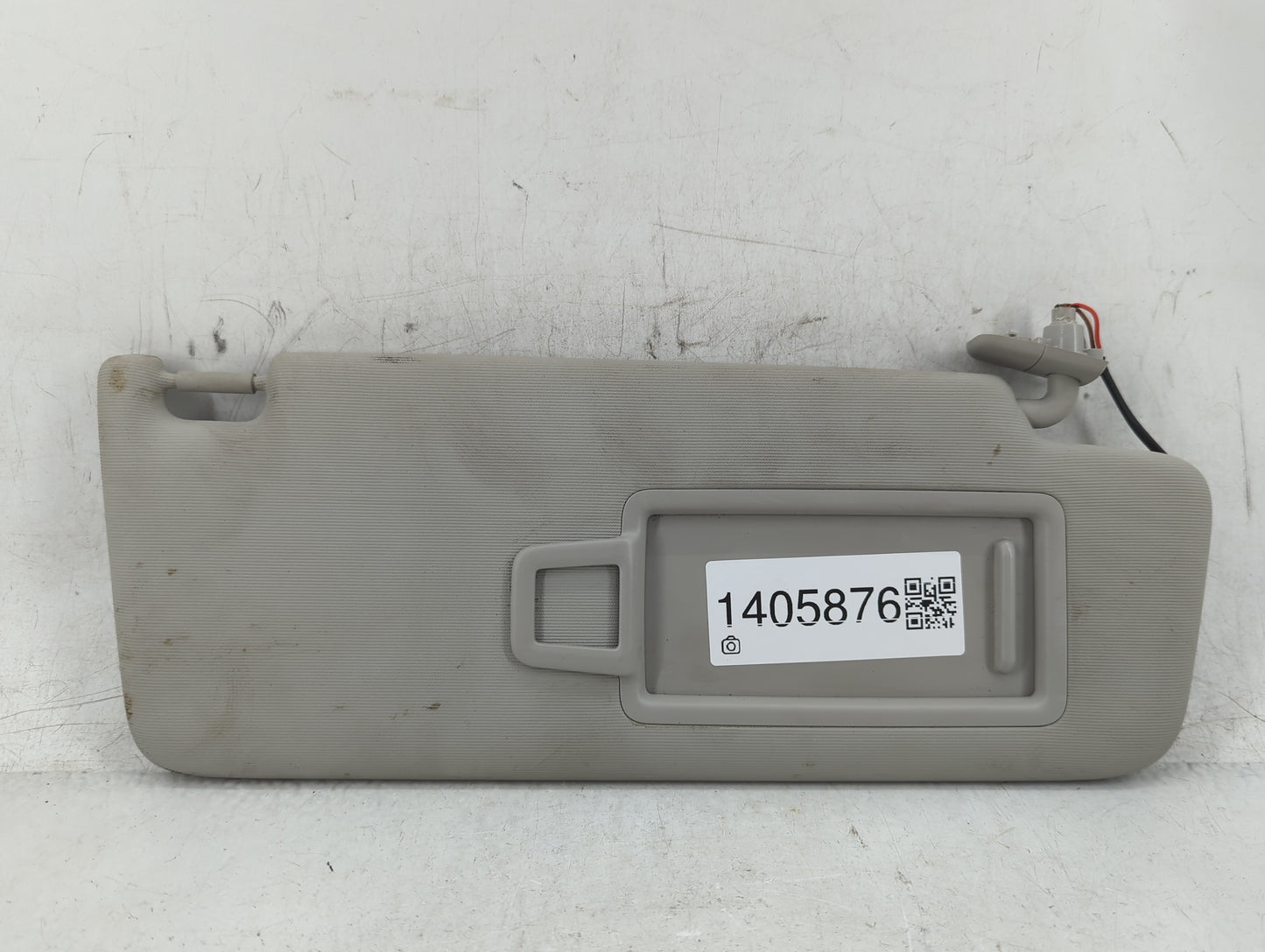 2022 Volkswagen Taos Sun Visor Shade Replacement Passenger Right Mirror Fits OEM Used Auto Parts - Oemusedautoparts1.com
