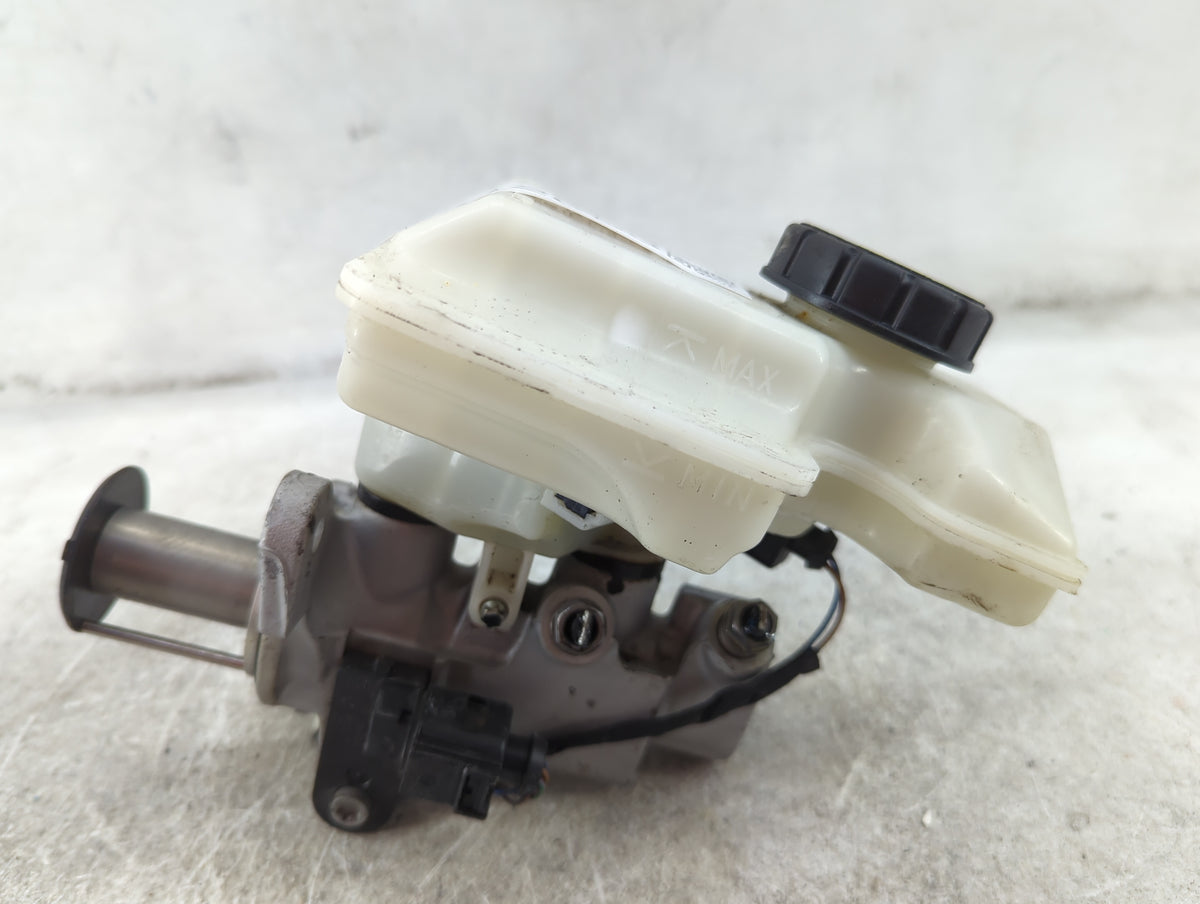 Volkswagen Taos Brake Master Cylinder 1512053 - Oemusedautoparts1.com