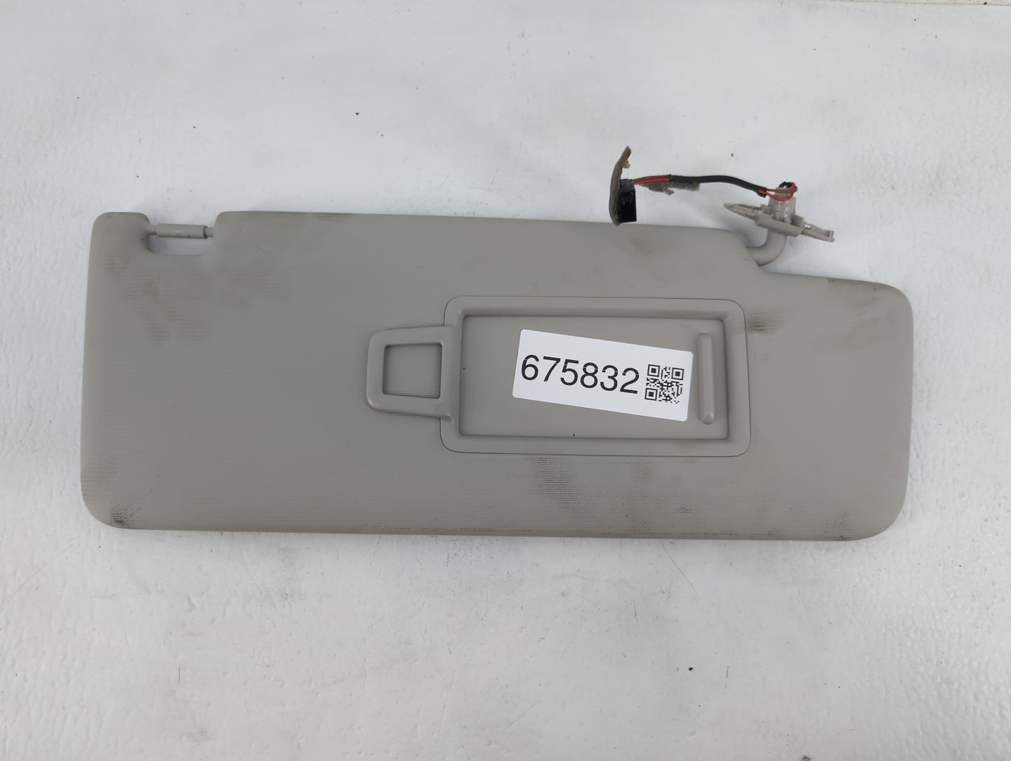 2022 Volkswagen Taos Sun Visor Shade Replacement Passenger Right Mirror Fits OEM Used Auto Parts - Oemusedautoparts1.com