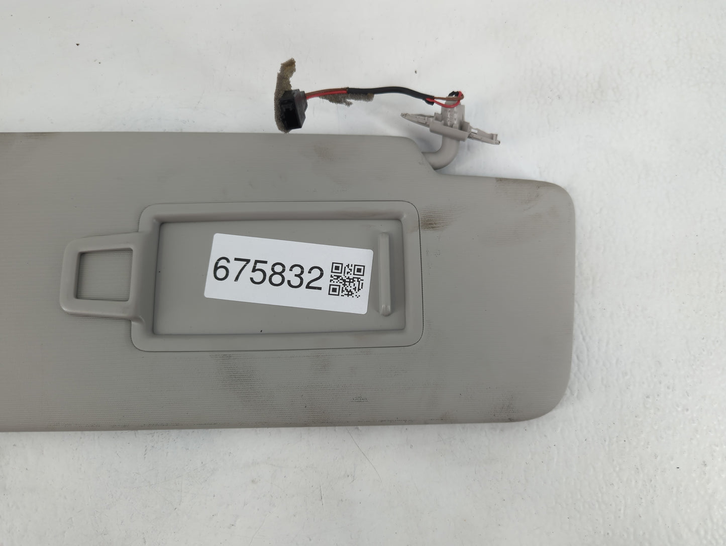 2022 Volkswagen Taos Sun Visor Shade Replacement Passenger Right Mirror Fits OEM Used Auto Parts - Oemusedautoparts1.com