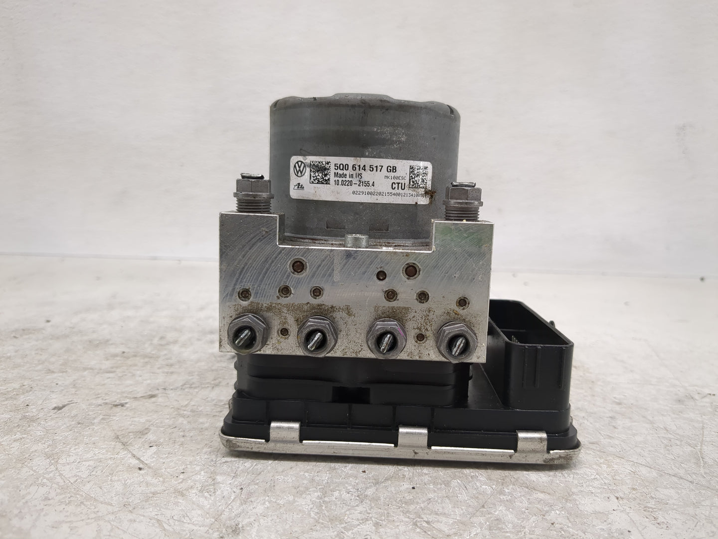 2021-2022 Volkswagen Tiguan ABS Pump Control Module Replacement P/N:5Q0 614 517 GB Fits Fits 2021 2022 OEM Used Auto Parts -