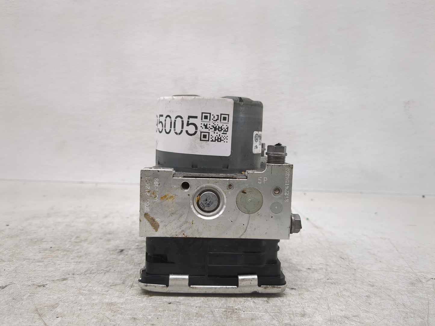 2021-2022 Volkswagen Tiguan ABS Pump Control Module Replacement P/N:5Q0 614 517 GB Fits Fits 2021 2022 OEM Used Auto Parts -