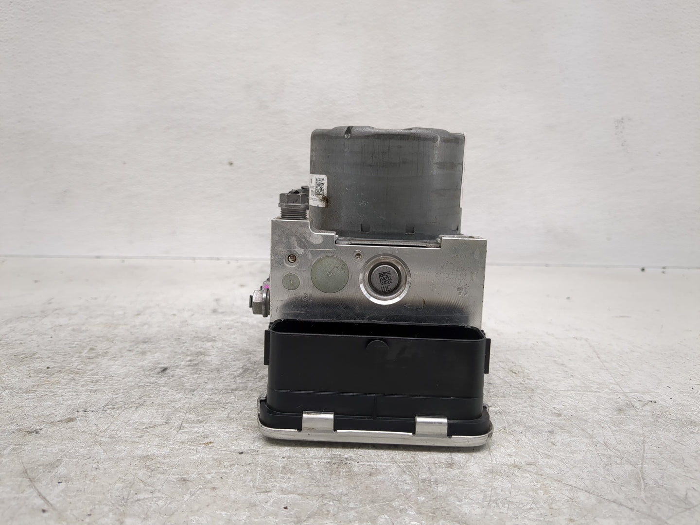2021-2022 Volkswagen Tiguan ABS Pump Control Module Replacement P/N:5Q0 614 517 GB Fits Fits 2021 2022 OEM Used Auto Parts -