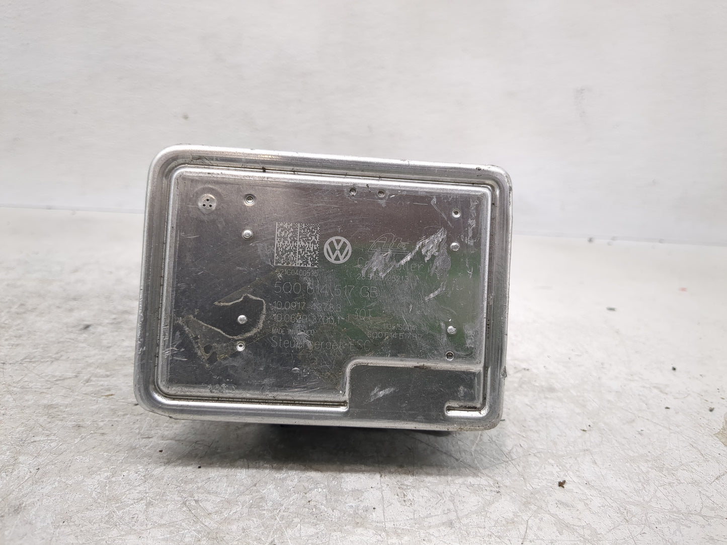 2021-2022 Volkswagen Tiguan ABS Pump Control Module Replacement P/N:5Q0 614 517 GB Fits Fits 2021 2022 OEM Used Auto Parts -