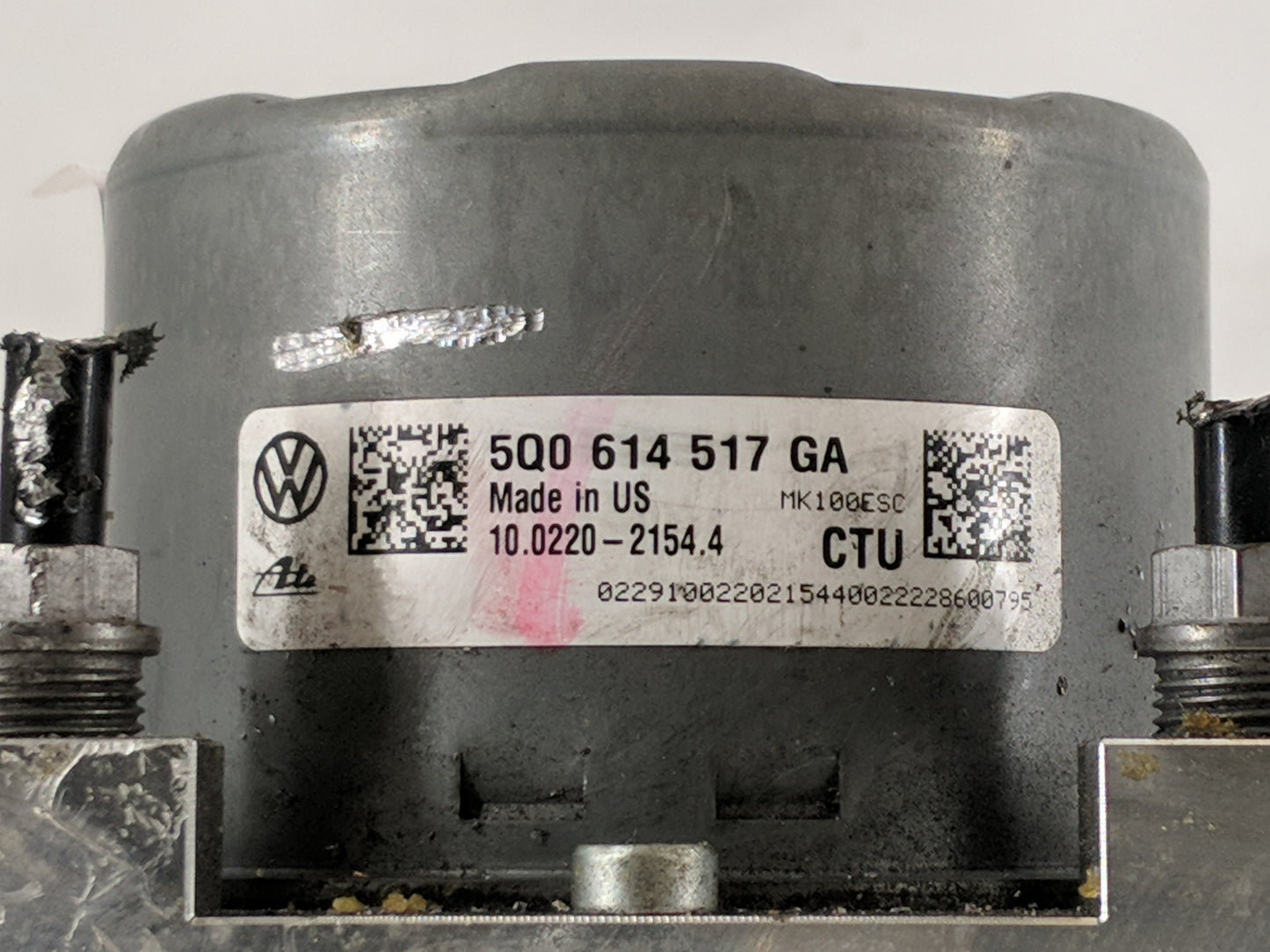 2021-2022 Volkswagen Tiguan ABS Pump Control Module Replacement P/N:5Q0 614 517 GB Fits Fits 2021 2022 OEM Used Auto Parts -