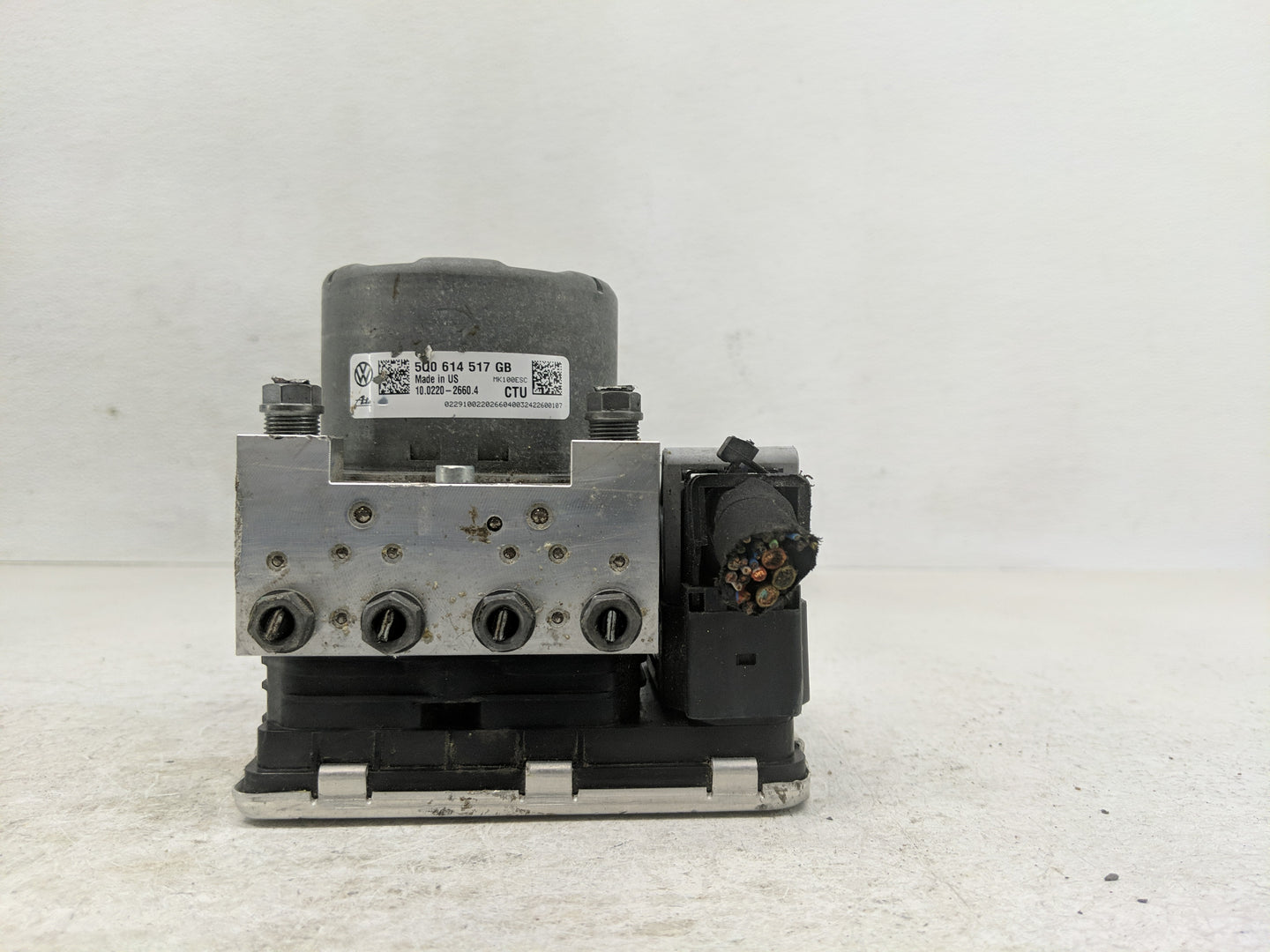 2021-2022 Volkswagen Tiguan ABS Pump Control Module Replacement P/N:5Q0 614 517 GB Fits Fits 2021 2022 OEM Used Auto Parts -