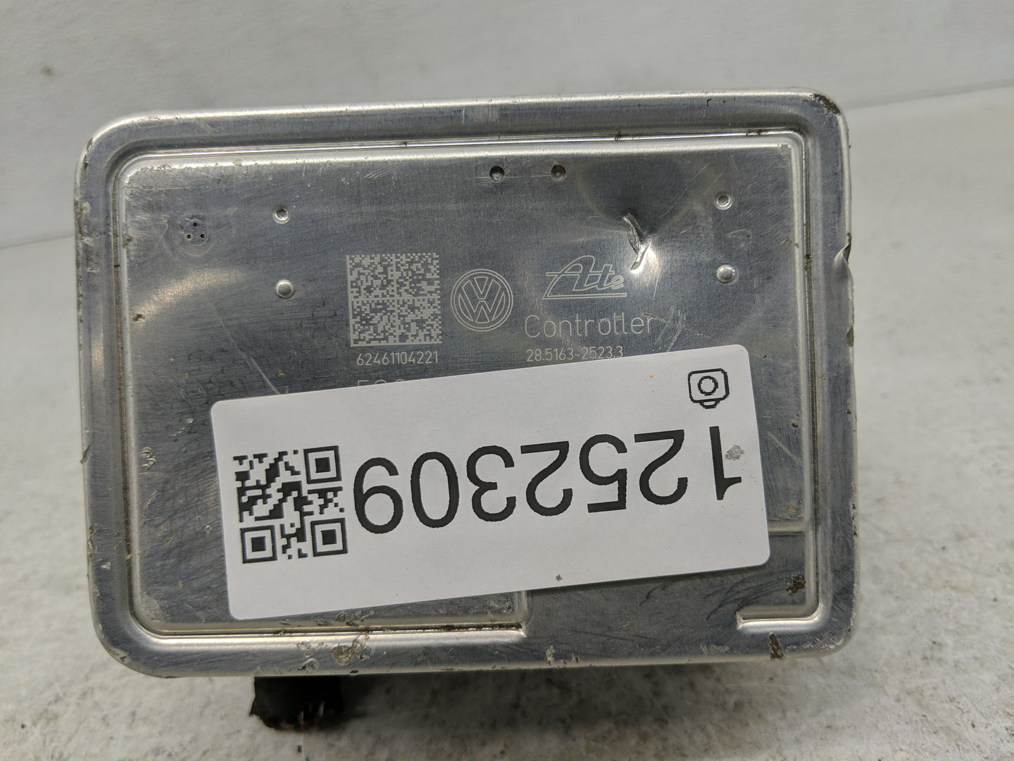 2021-2022 Volkswagen Tiguan ABS Pump Control Module Replacement P/N:5Q0 614 517 GB Fits Fits 2021 2022 OEM Used Auto Parts -