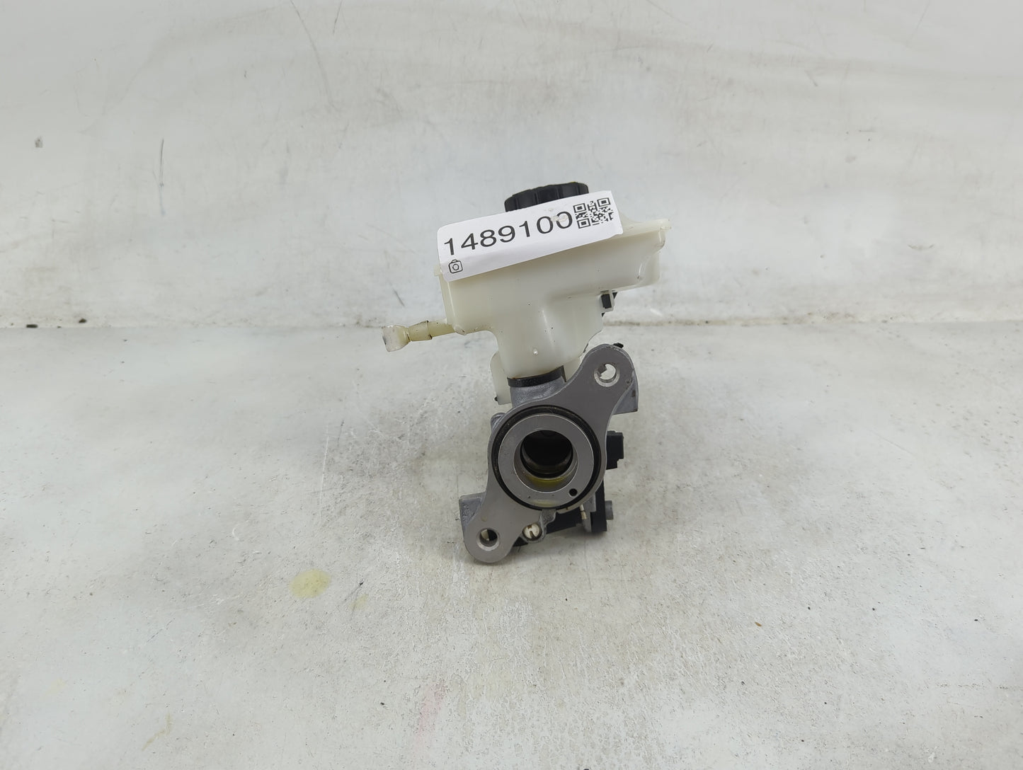 2018-2022 Volkswagen Tiguan Brake Master Cylinder 1489100 - Oemusedautoparts1.com