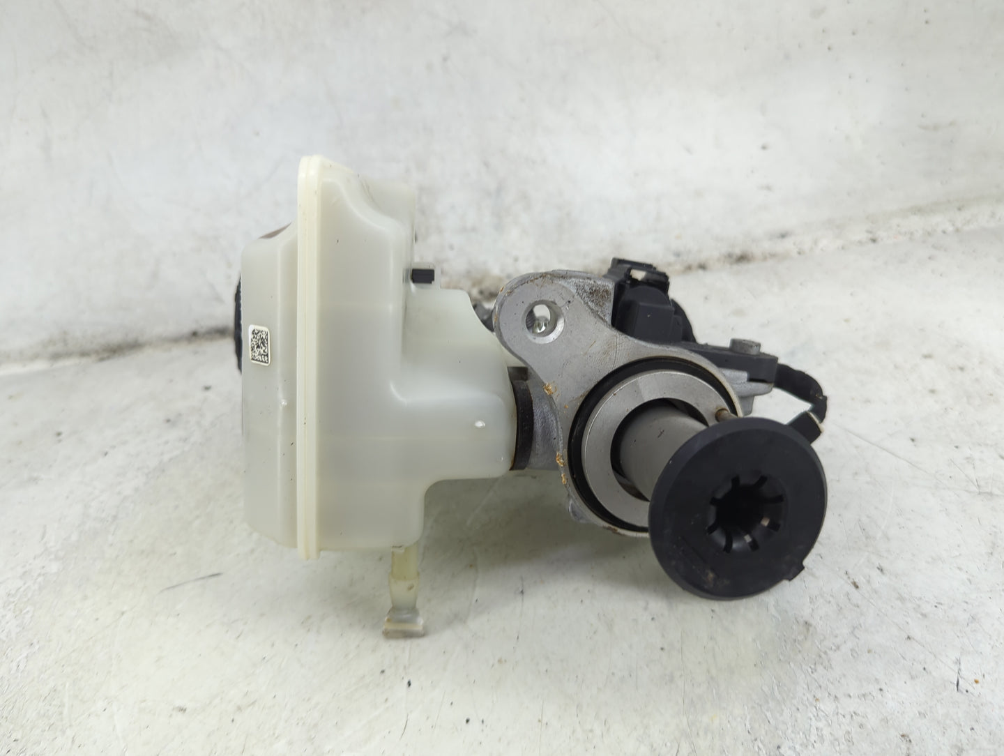 2018-2022 Volkswagen Tiguan Brake Master Cylinder 1492183 - Oemusedautoparts1.com