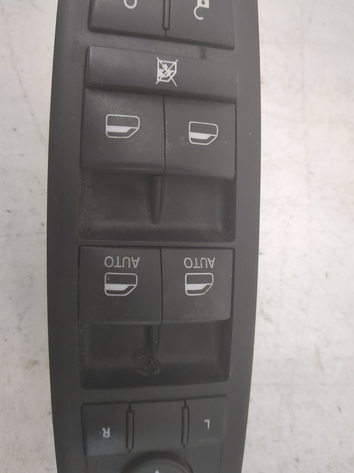 2022 Volkswagen Tiguan Master Power Window Switch Replacement Driver Side Left P/N:68184802AA Fits OEM Used Auto Parts - Oem