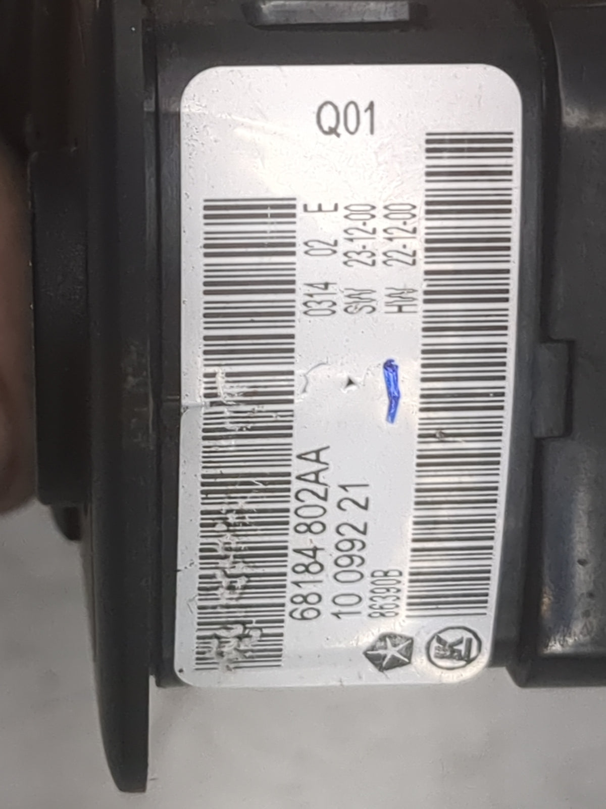 2022 Volkswagen Tiguan Master Power Window Switch Replacement Driver Side Left P/N:68184802AA Fits OEM Used Auto Parts - Oem