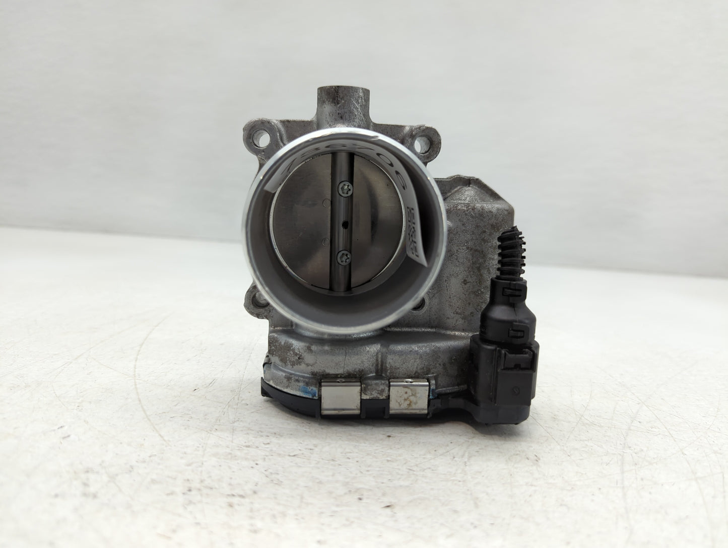 2018-2022 Volkswagen Tiguan Throttle Body P/N:06K133062AN Fits Fits 2018 2019 2020 2021 2022 OEM Used Auto Parts - Oemusedau