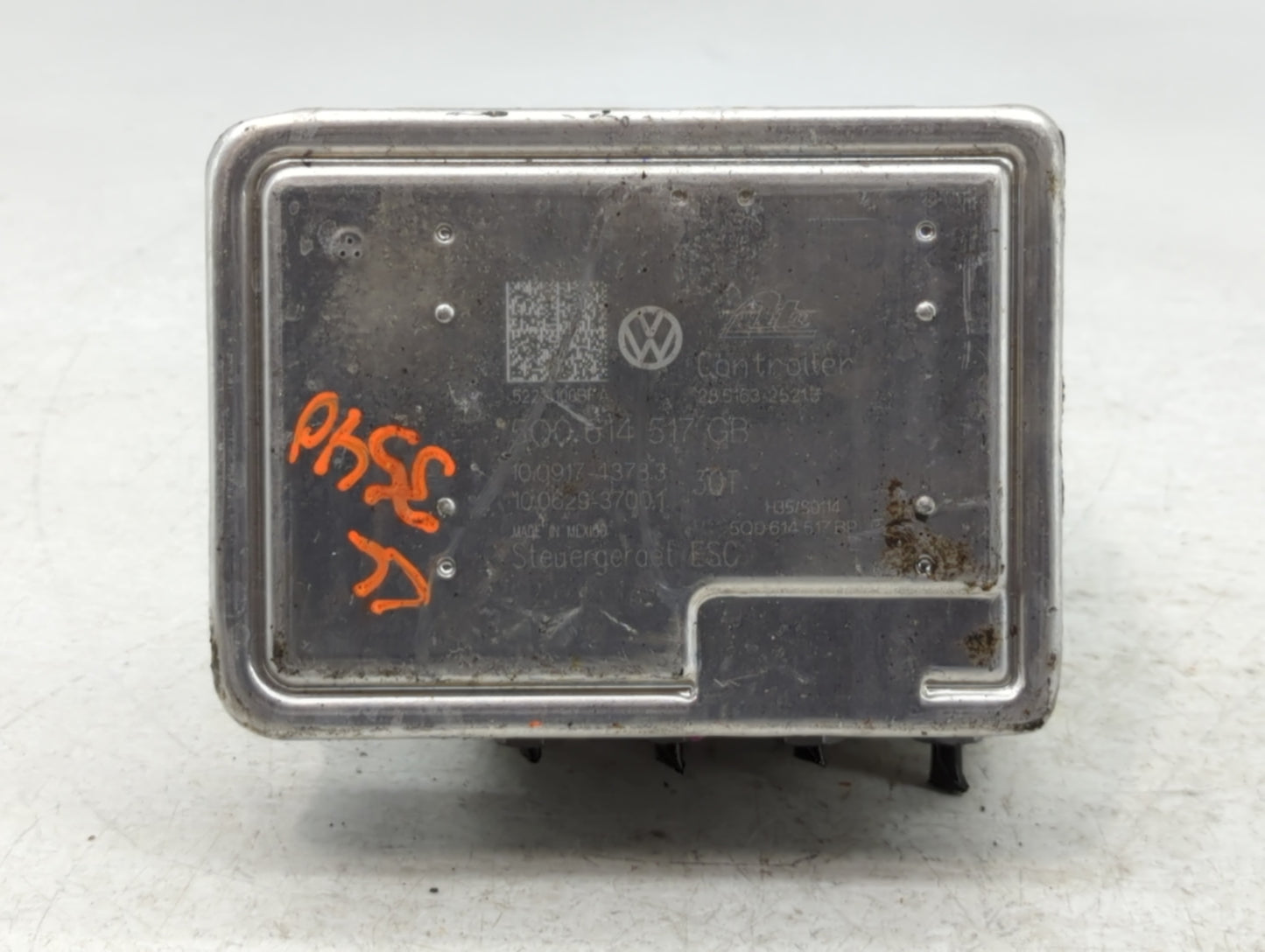 2021-2022 Volkswagen Tiguan ABS Pump Control Module Replacement P/N:5Q0 614 517 GB Fits Fits 2021 2022 OEM Used Auto Parts -
