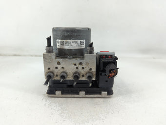 compare product 2021-2022 Volkswagen Tiguan Anti-Lock Brake ABS Pump Module Actuator OEM P/N:5Q0 614 517 GB Fits Fits 2021 2022 OEM Used Auto Parts