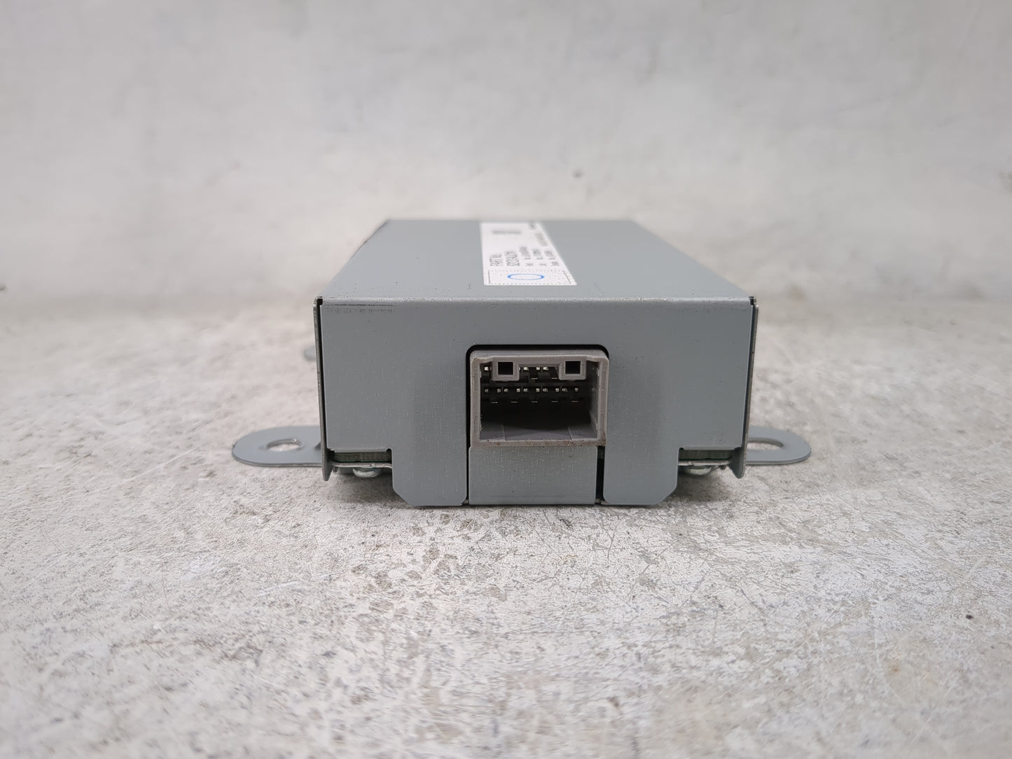 2022 Volvo Volvo V90 Radio AM FM Cd Player Receiver Replacement P/N:82131AL01A EUV9SR044DB Fits Fits 2019 2020 2021 OEM Used