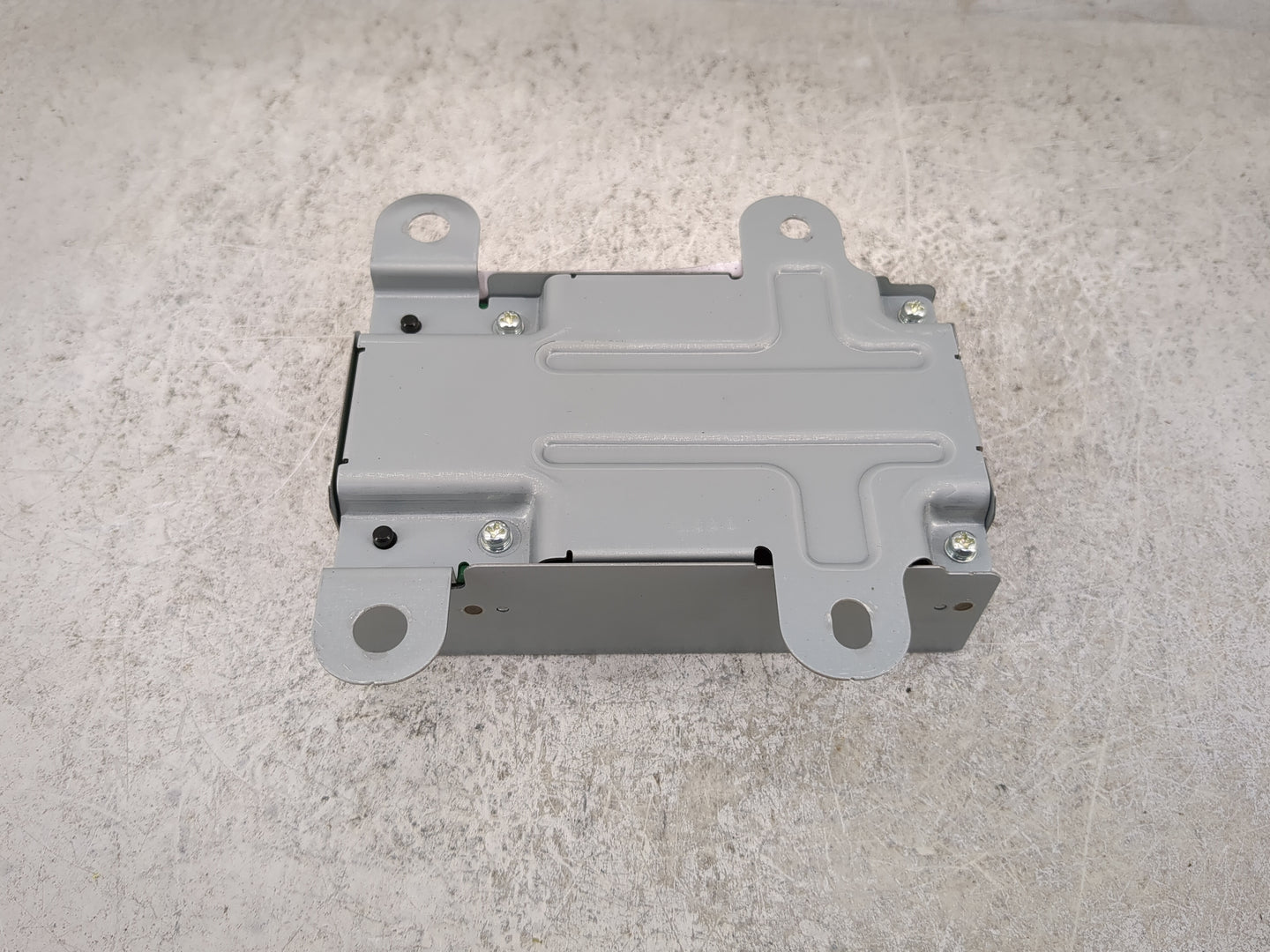 2022 Volvo Volvo V90 Radio AM FM Cd Player Receiver Replacement P/N:82131AL01A EUV9SR044DB Fits Fits 2019 2020 2021 OEM Used