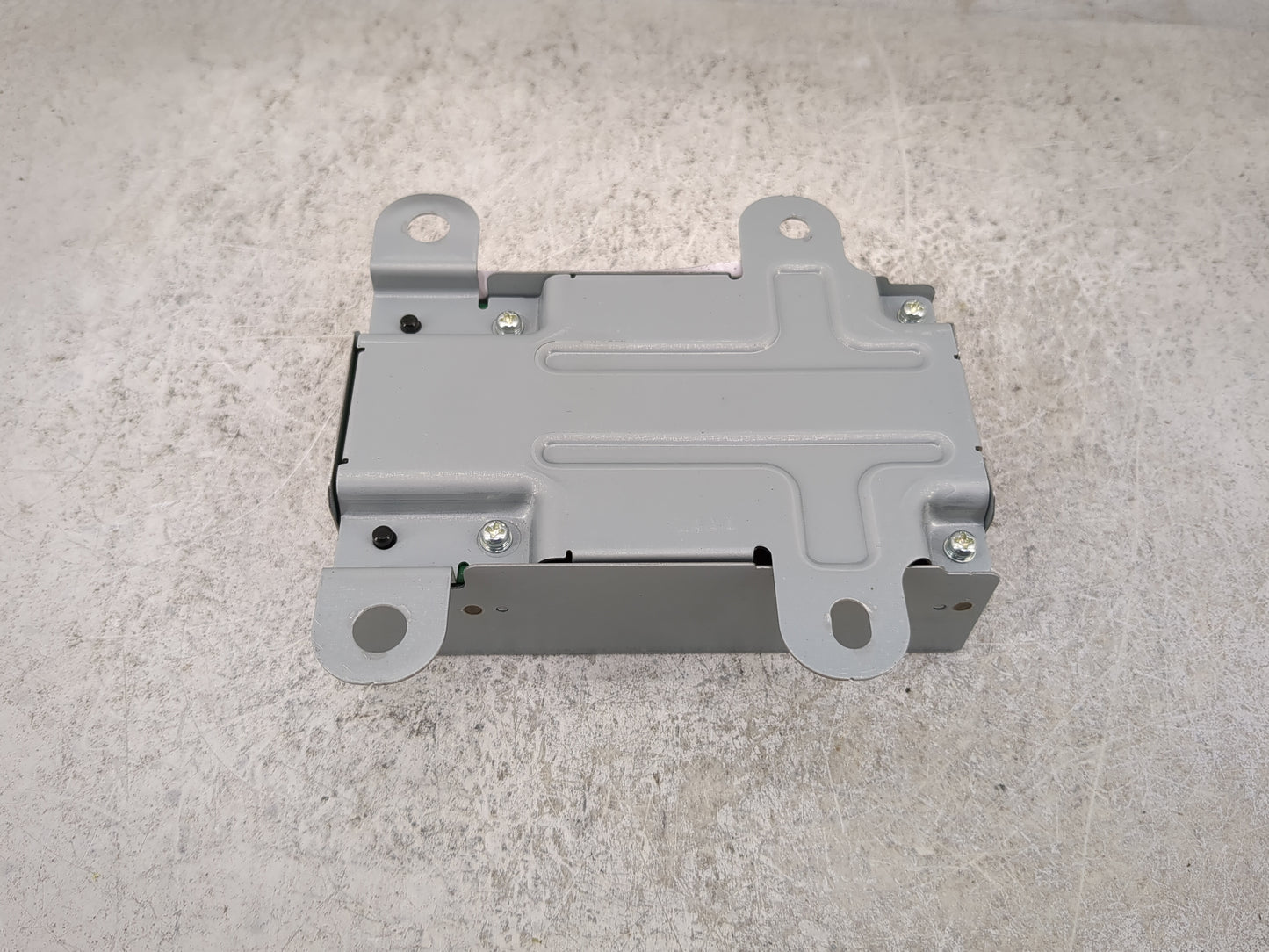 2022 Volvo Volvo V90 Radio AM FM Cd Player Receiver Replacement P/N:82131AL01A EUV9SR044DB Fits Fits 2019 2020 2021 OEM Used