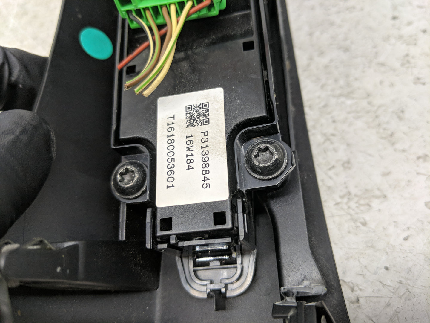 2022 Volvo Xc60 Radio Control Panel - Oemusedautoparts1.com