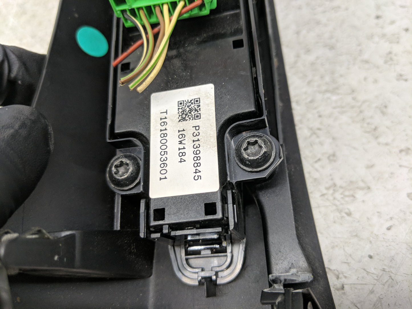 2022 Volvo Xc60 Radio Control Panel - Oemusedautoparts1.com