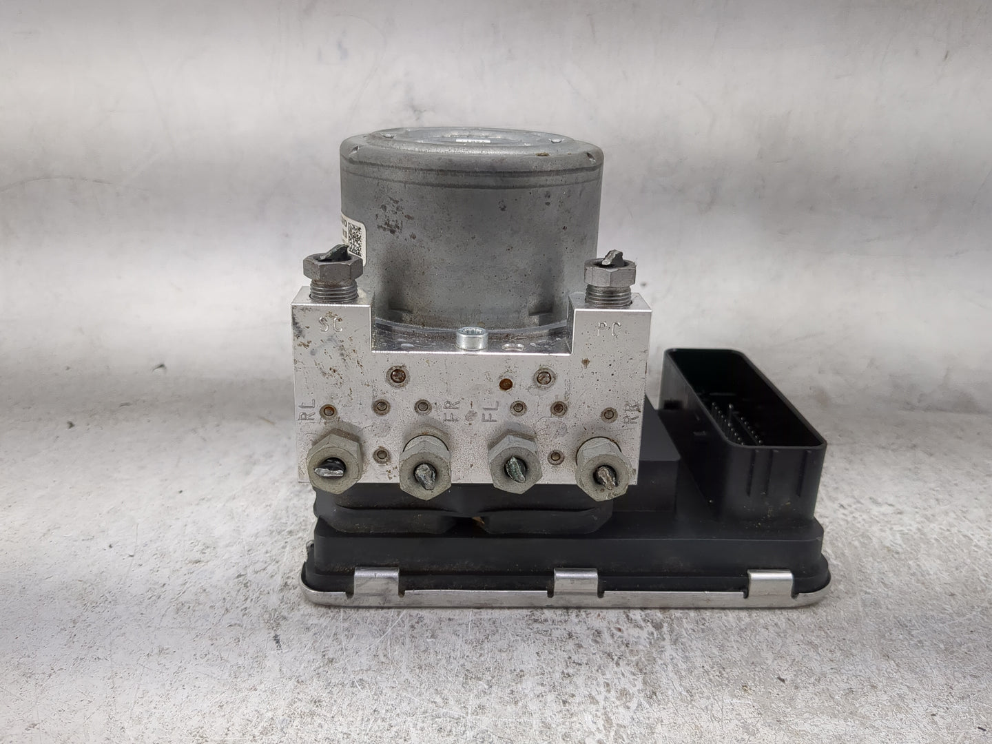2016-2021 Volvo Xc90 ABS Pump Control Module Replacement P/N:P31680101 10.0220-0971.4 Fits Fits 2016 2017 2018 2019 2020 202