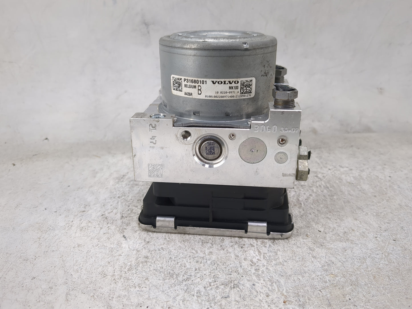 2016-2021 Volvo Xc90 ABS Pump Control Module Replacement P/N:P31680101 10.0220-0971.4 Fits Fits 2016 2017 2018 2019 2020 202