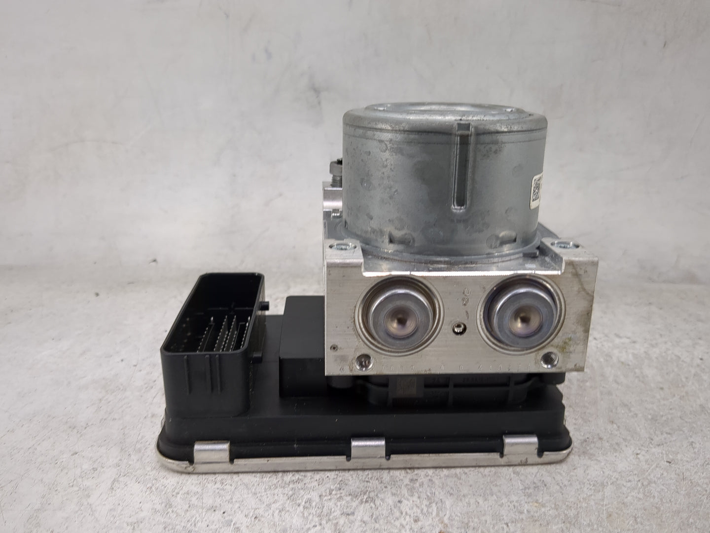 2016-2021 Volvo Xc90 ABS Pump Control Module Replacement P/N:P31680101 10.0220-0971.4 Fits Fits 2016 2017 2018 2019 2020 202