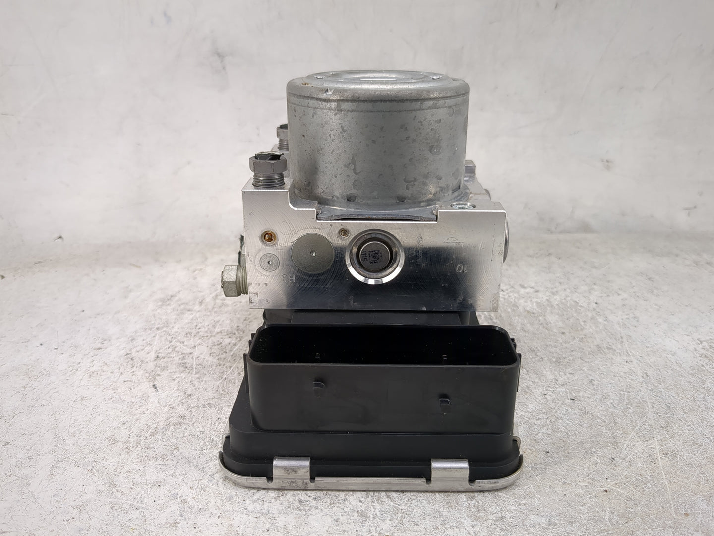 2016-2021 Volvo Xc90 ABS Pump Control Module Replacement P/N:P31680101 10.0220-0971.4 Fits Fits 2016 2017 2018 2019 2020 202
